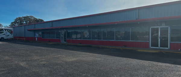 Facility photo: //images.sparefoot.com/medium/24557269fe162d3fba4.png
