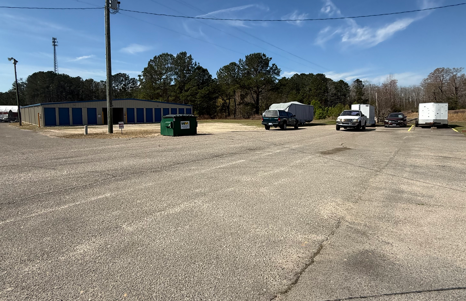 Facility photo: //images.sparefoot.com/medium/24557369fe18d9b459b.png