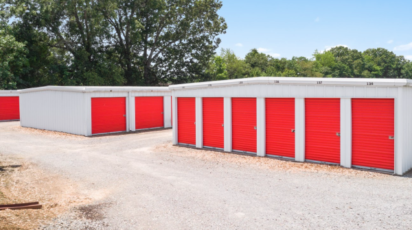 Facility photo: //images.sparefoot.com/medium/24557469fe1b5cd9541.png