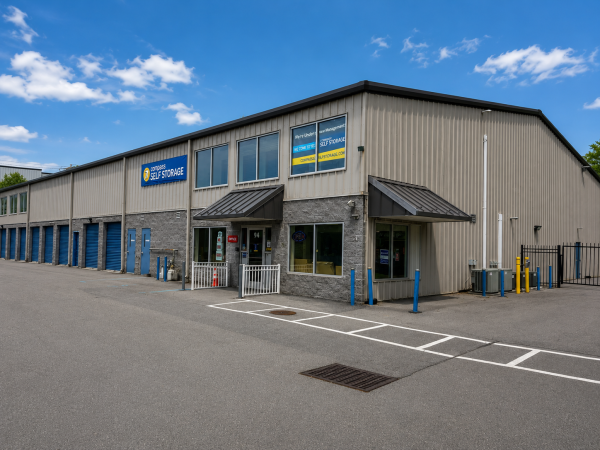 Facility photo: //images.sparefoot.com/medium/2455756a0cb2059c090.png