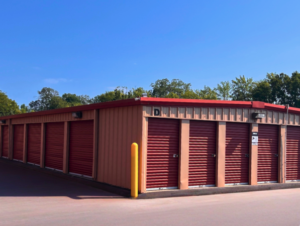 Facility photo: //images.sparefoot.com/medium/24557869fe1f6b7f610.png