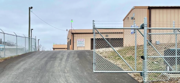 Facility photo: //images.sparefoot.com/medium/24558069fe2450c47f2.png