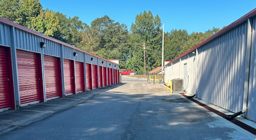 Facility photo: //images.sparefoot.com/medium/24558469fe346890764.png