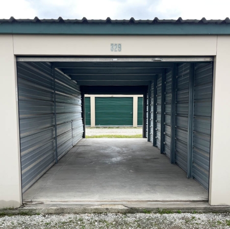 Facility photo: //images.sparefoot.com/medium/24558769fe42c55a638.jpg