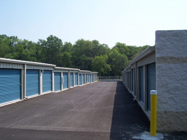 Facility photo: //images.sparefoot.com/medium/2455926a01e13f8043c.jpg