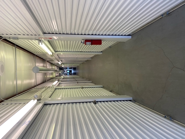 Facility photo: //images.sparefoot.com/medium/2455996a0b637df1079.jpg