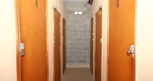 Facility photo: //images.sparefoot.com/medium/2456056a0774bf848f2.jpg