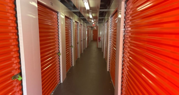 Facility photo: //images.sparefoot.com/medium/2456066a0776e21a0c5.jpg