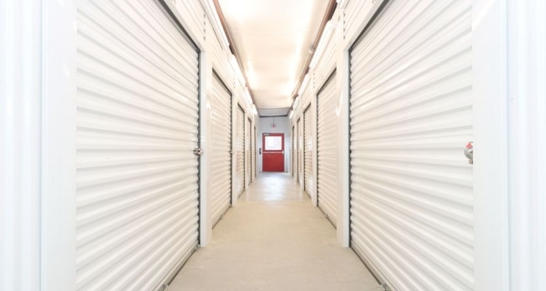 Facility photo: //images.sparefoot.com/medium/2456096a07735d54266.jpg