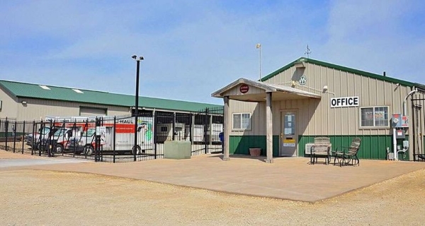Facility photo: //images.sparefoot.com/medium/2456176a0ca7342d0ed.jpg