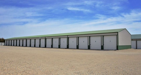 Facility photo: //images.sparefoot.com/medium/2456176a0ca74564a45.jpg