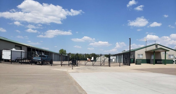 Facility photo: //images.sparefoot.com/medium/2456176a0ca74648561.jpg