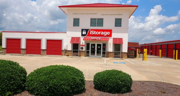 Facility photo: //images.sparefoot.com/medium/2456266a07740a5a6fb.jpg