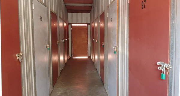 Facility photo: //images.sparefoot.com/medium/2456416a0b84ba2b4d2.png