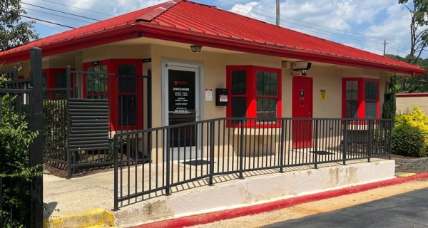 Facility photo: //images.sparefoot.com/medium/2456446a0b2b03641cb.jpg