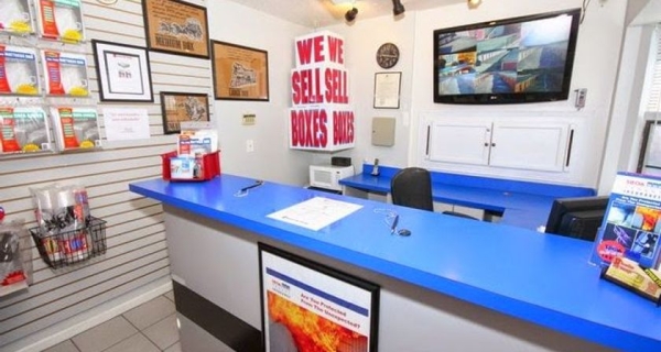 Facility photo: //images.sparefoot.com/medium/2456446a0b2b0464153.jpg