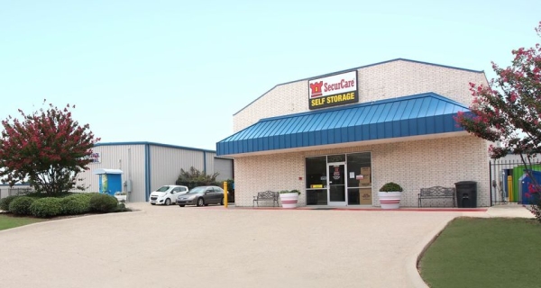 Facility photo: //images.sparefoot.com/medium/2456456a0b7056143f3.jpg