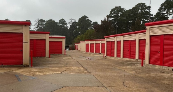 Facility photo: //images.sparefoot.com/medium/2456496a0b7ac17a697.jpg