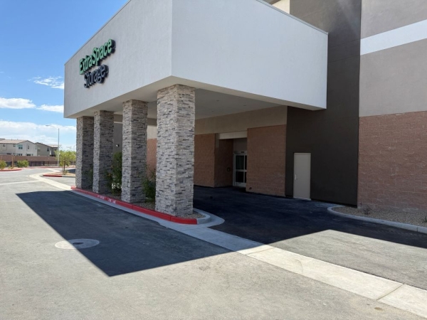 Storage Units at Extra Space Storage - 5210 - North Las Vegas - N Commerce St - 6823 North Commerce Street
