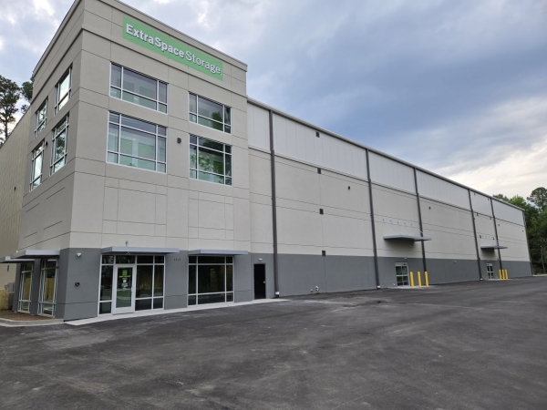 Facility photo: //images.sparefoot.com/medium/2456526a0b065b290c5.jpg