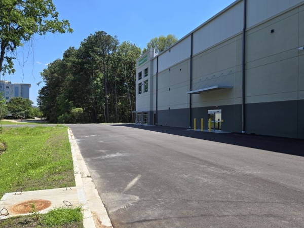 Facility photo: //images.sparefoot.com/medium/2456526a240c98546d4.jpg