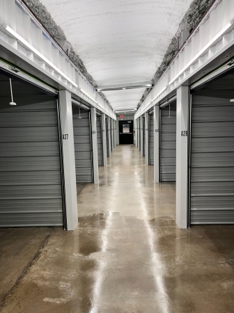 Facility photo: //images.sparefoot.com/medium/2456736a038cfcb12d1.jpg