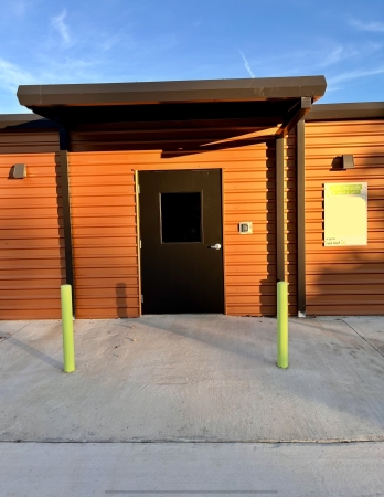 Facility photo: //images.sparefoot.com/medium/2456736a038cffe2f97.jpg