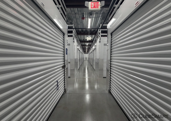 Facility photo: //images.sparefoot.com/medium/2456786a0c08cce6e18.jpg