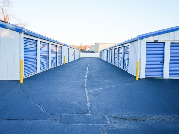 Facility photo: //images.sparefoot.com/medium/2456926a060e9095995.jpg