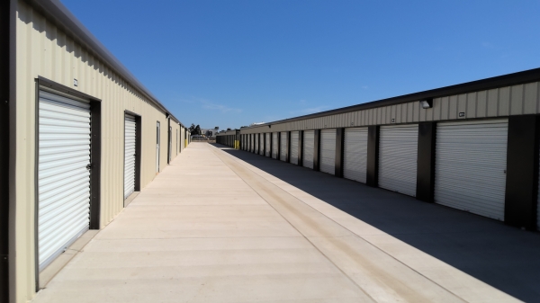 Facility photo: //images.sparefoot.com/medium/2456956a1f42294c033.jpg