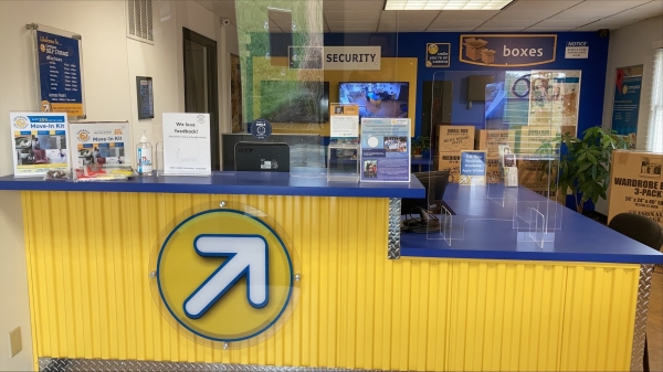 Facility photo: //images.sparefoot.com/medium/2457046a0f2b1756c4d.jpg
