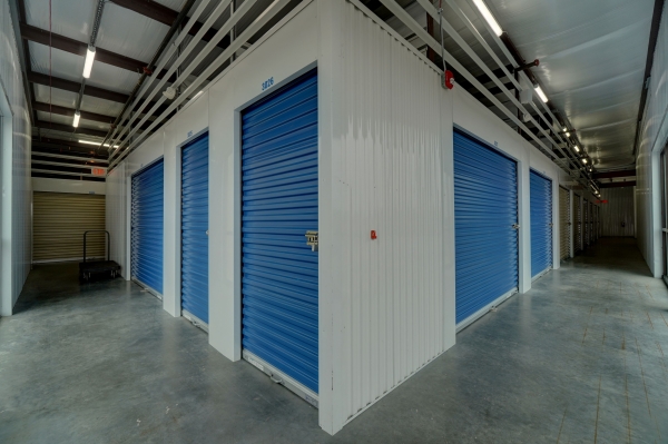 Facility photo: //images.sparefoot.com/medium/2457056a0cb565c96f3.jpg
