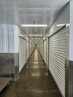 Facility photo: //images.sparefoot.com/medium/2457136a0df73ccdb91.jpg