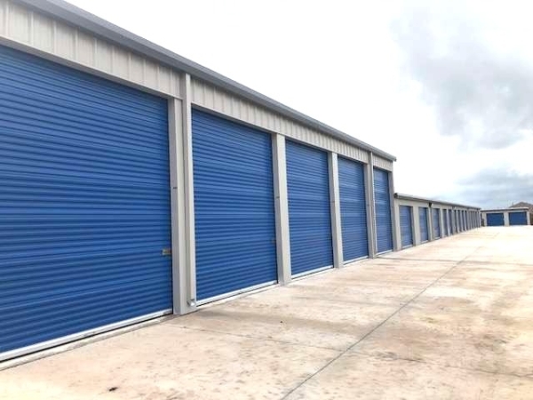 Facility photo: //images.sparefoot.com/medium/2457146a24721523f99.jpg