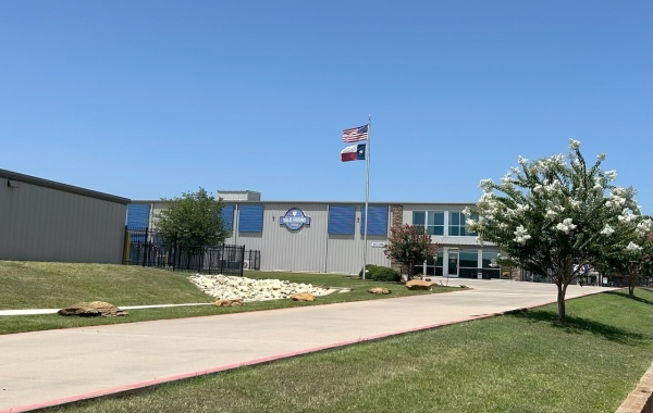 Facility photo: //images.sparefoot.com/medium/2457156a247340cbef1.jpg