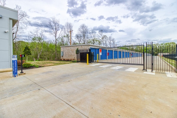 Facility photo: //images.sparefoot.com/medium/2457326a0cb83726759.jpg