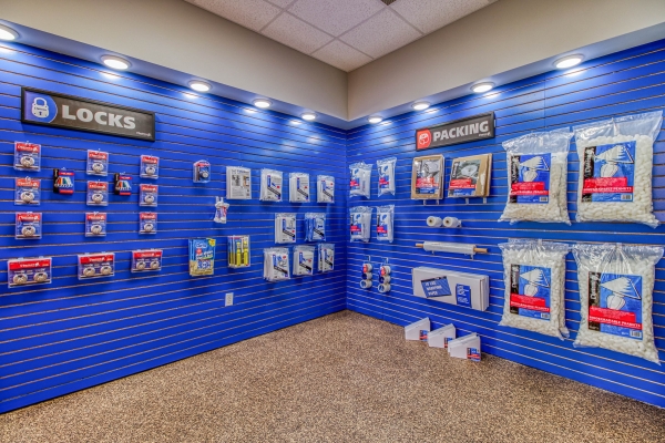 Facility photo: //images.sparefoot.com/medium/2457326a0cb8436ba8c.jpg