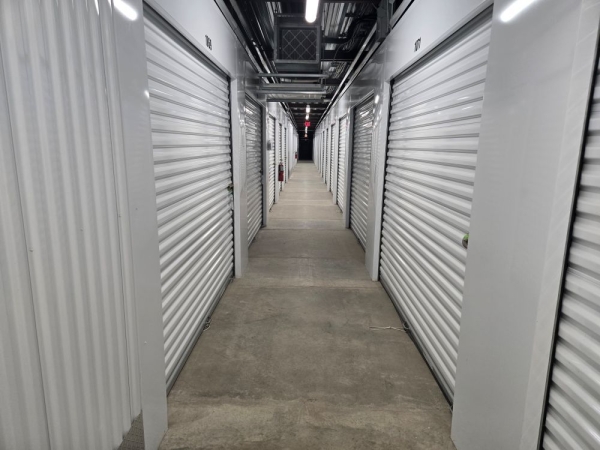 Facility photo: //images.sparefoot.com/medium/2457546a0ef59eb8956.jpg