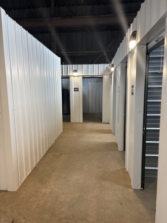 Facility photo: //images.sparefoot.com/medium/2457926a400a9c1d390.jpg