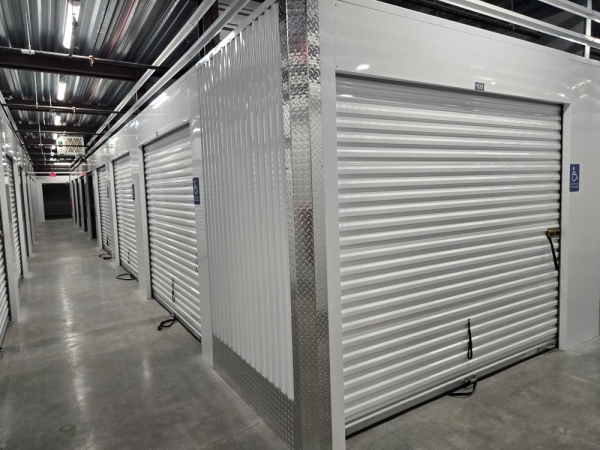 Facility photo: //images.sparefoot.com/medium/2458336a1c24ff2230f.jpg