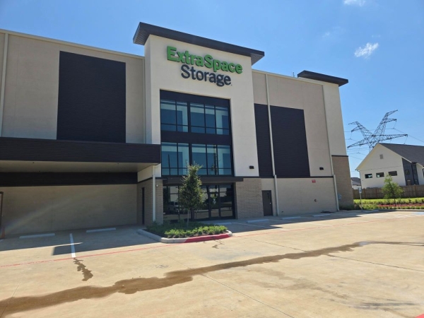 Facility photo: //images.sparefoot.com/medium/2458336a1c25000c47a.jpg