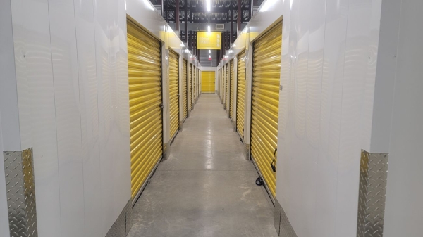 Facility photo: //images.sparefoot.com/medium/2458346a198c46550d6.jpg
