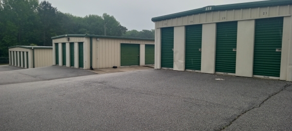 Facility photo: //images.sparefoot.com/medium/2458386a3c51c8abf33.jpg