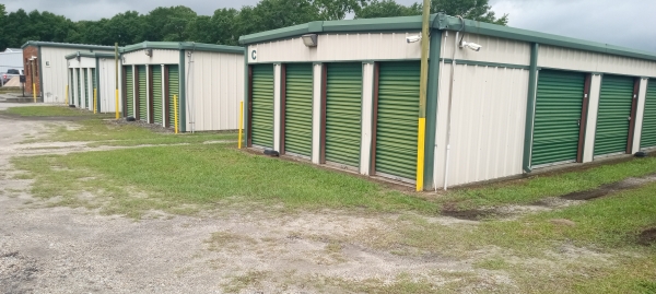 Facility photo: //images.sparefoot.com/medium/2458396a3c52205d1a6.jpg
