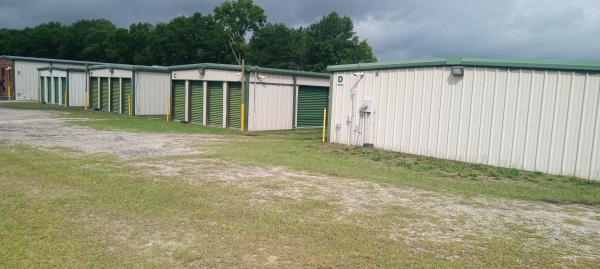 Facility photo: //images.sparefoot.com/medium/2458396a3c525589918.jpg