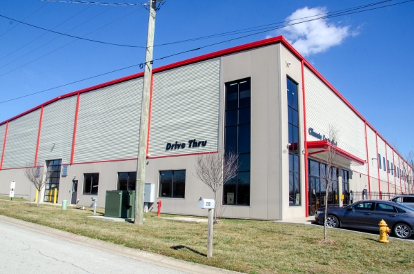Facility photo: //images.sparefoot.com/medium/2458606a1e07768600b.jpg