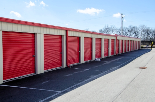 Facility photo: //images.sparefoot.com/medium/2458606a1e07788cb11.jpg