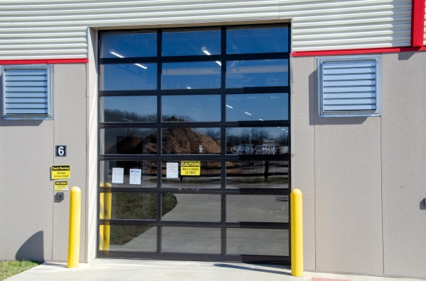 Facility photo: //images.sparefoot.com/medium/2458606a1e077abb8a7.jpg