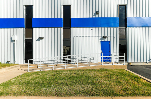 Facility photo: //images.sparefoot.com/medium/2458656a1e13914895c.png