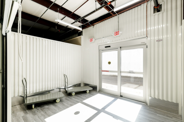 Facility photo: //images.sparefoot.com/medium/2458686a1e196606770.png
